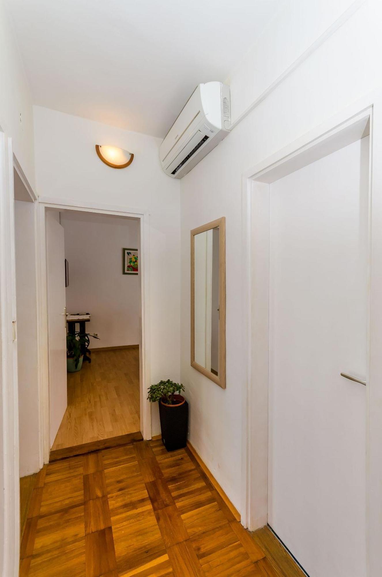 Apartments Jakov Jelsa  Exterior photo