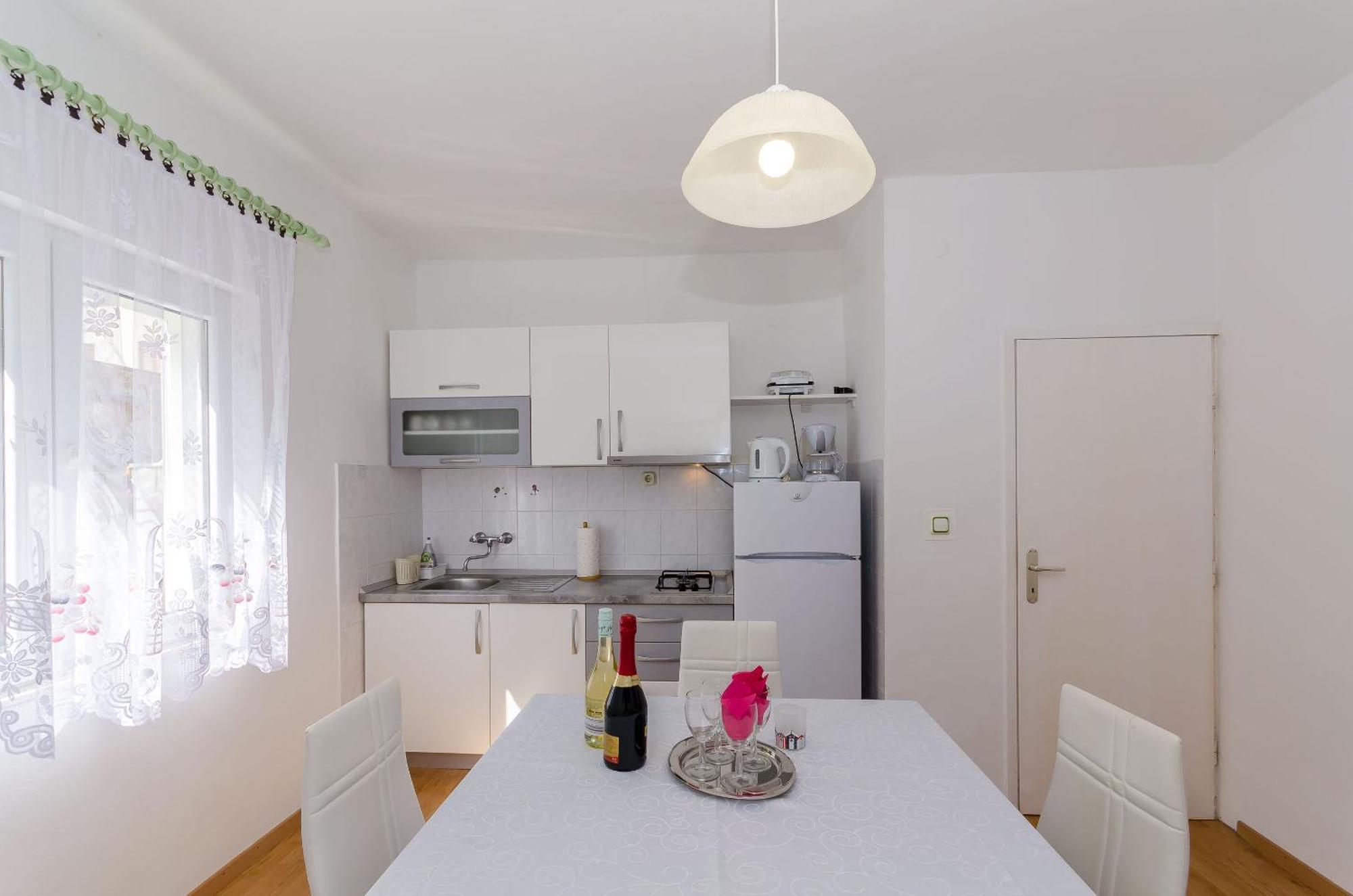 Apartments Jakov Jelsa  Exterior photo