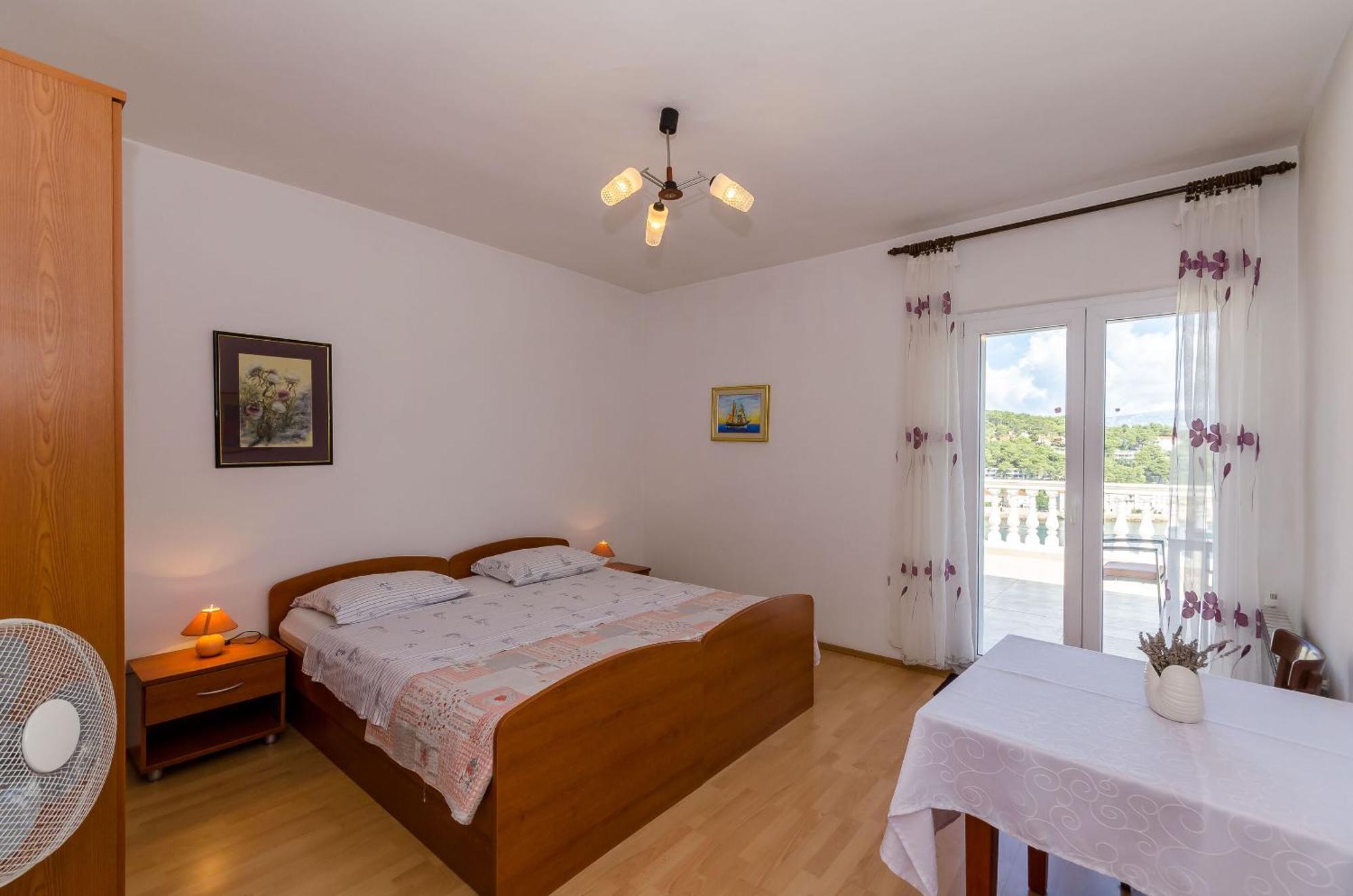Apartments Jakov Jelsa  Exterior photo