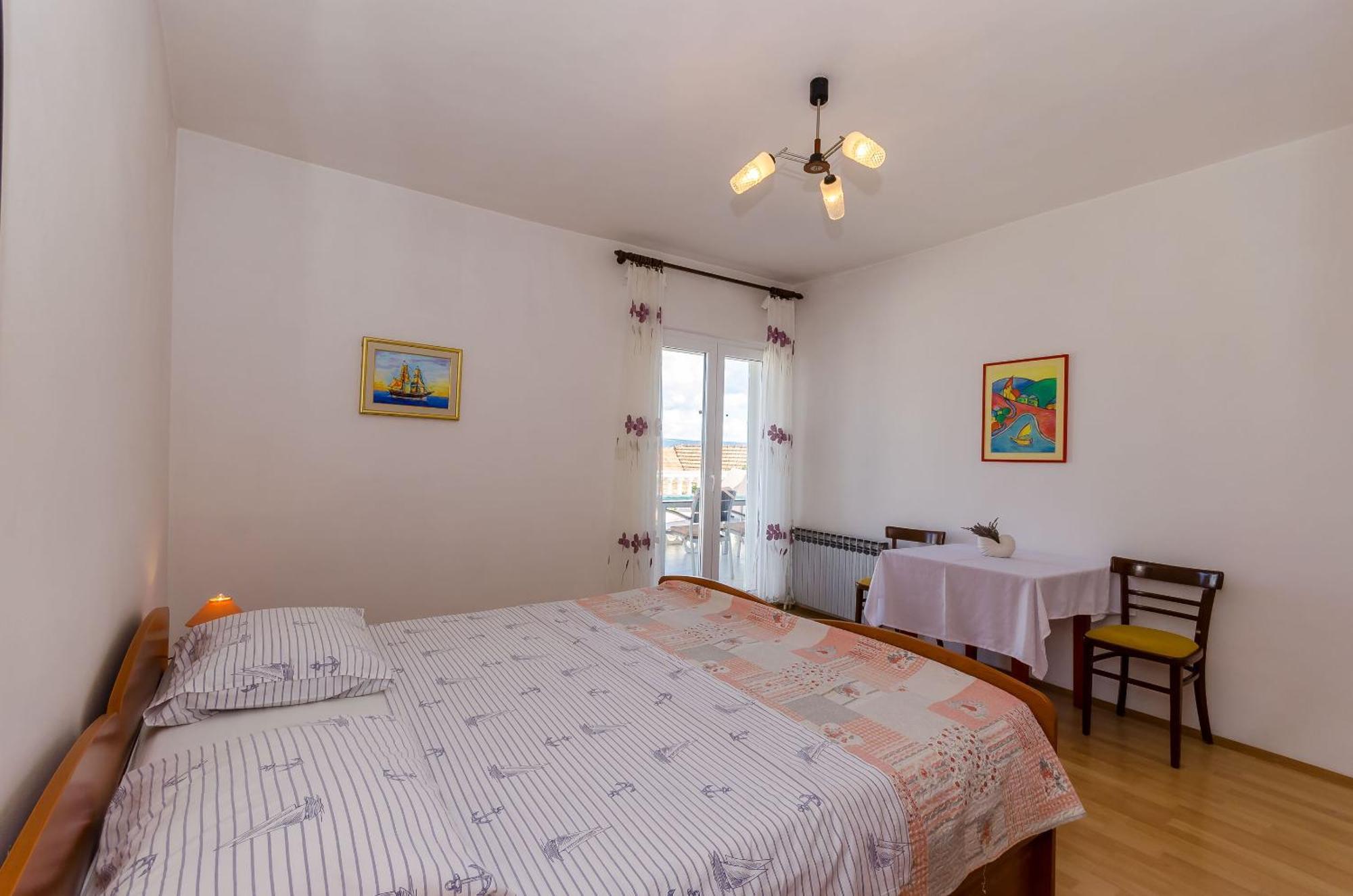 Apartments Jakov Jelsa  Exterior photo