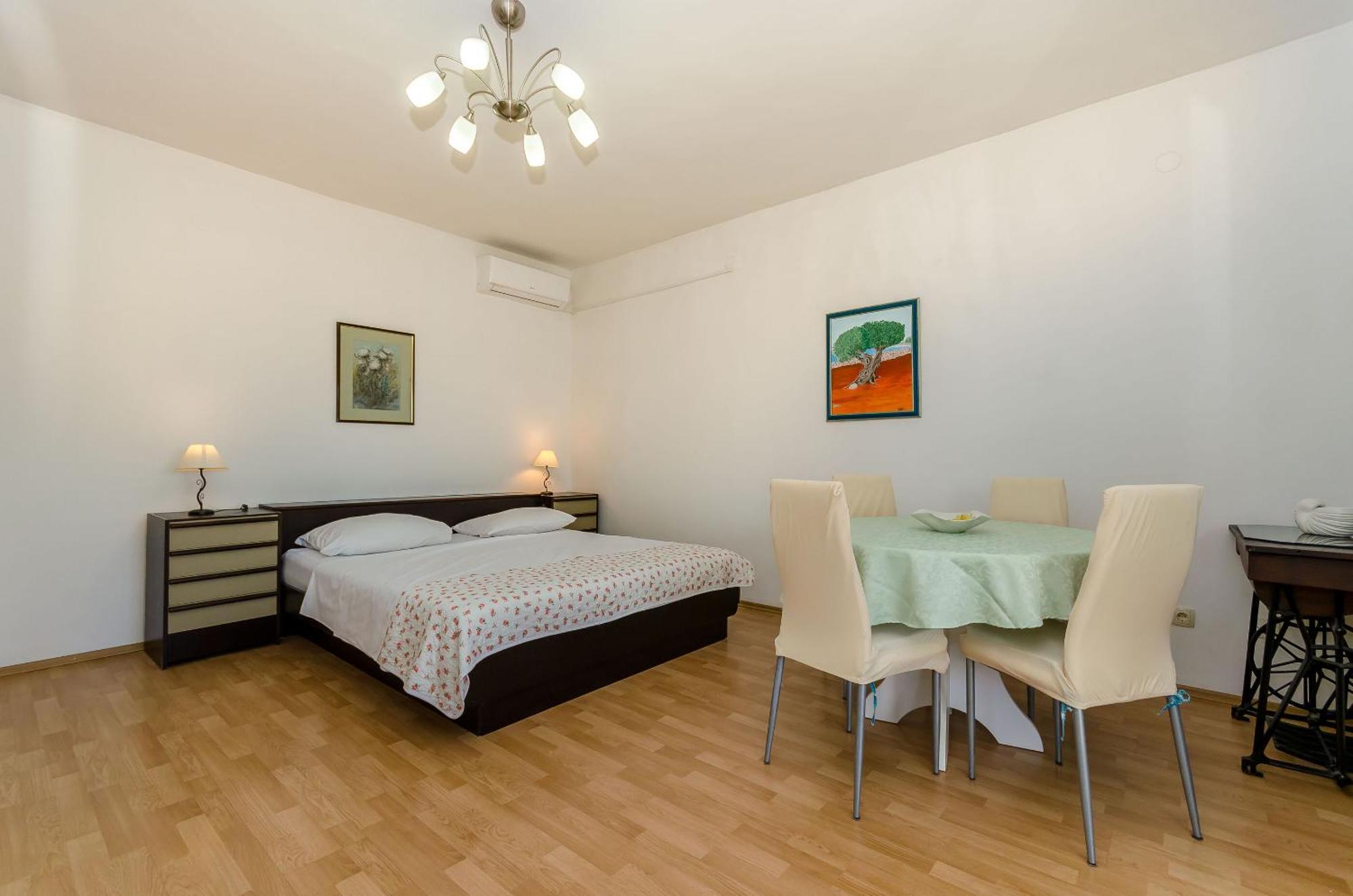 Apartments Jakov Jelsa  Exterior photo